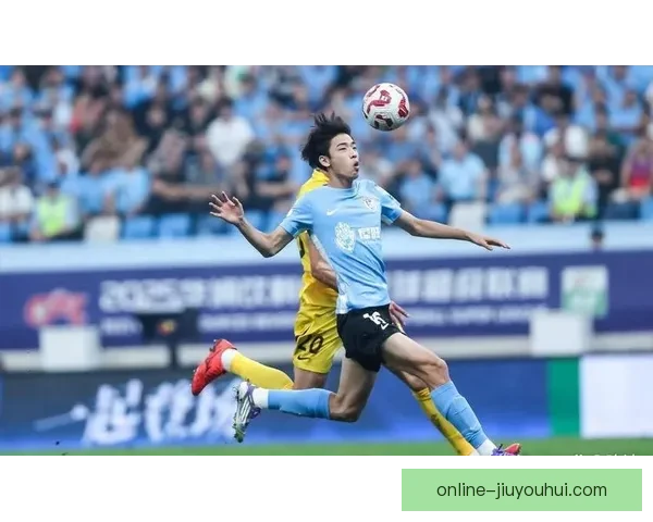 大连英博凭梭鱼湾主场绝杀对手末轮逆转成功冲超