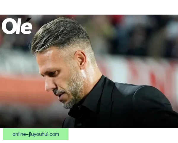 德米凯利斯执教河床首季即斩获国内顶级联赛冠军展现新纪元实力